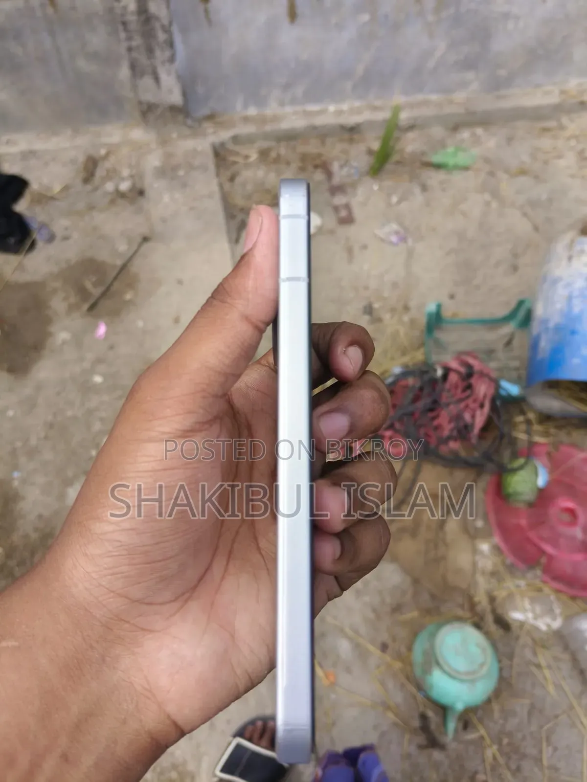আইকিউওও (iQOO) ১১ ২৫৬ জিবি হোয়াইট