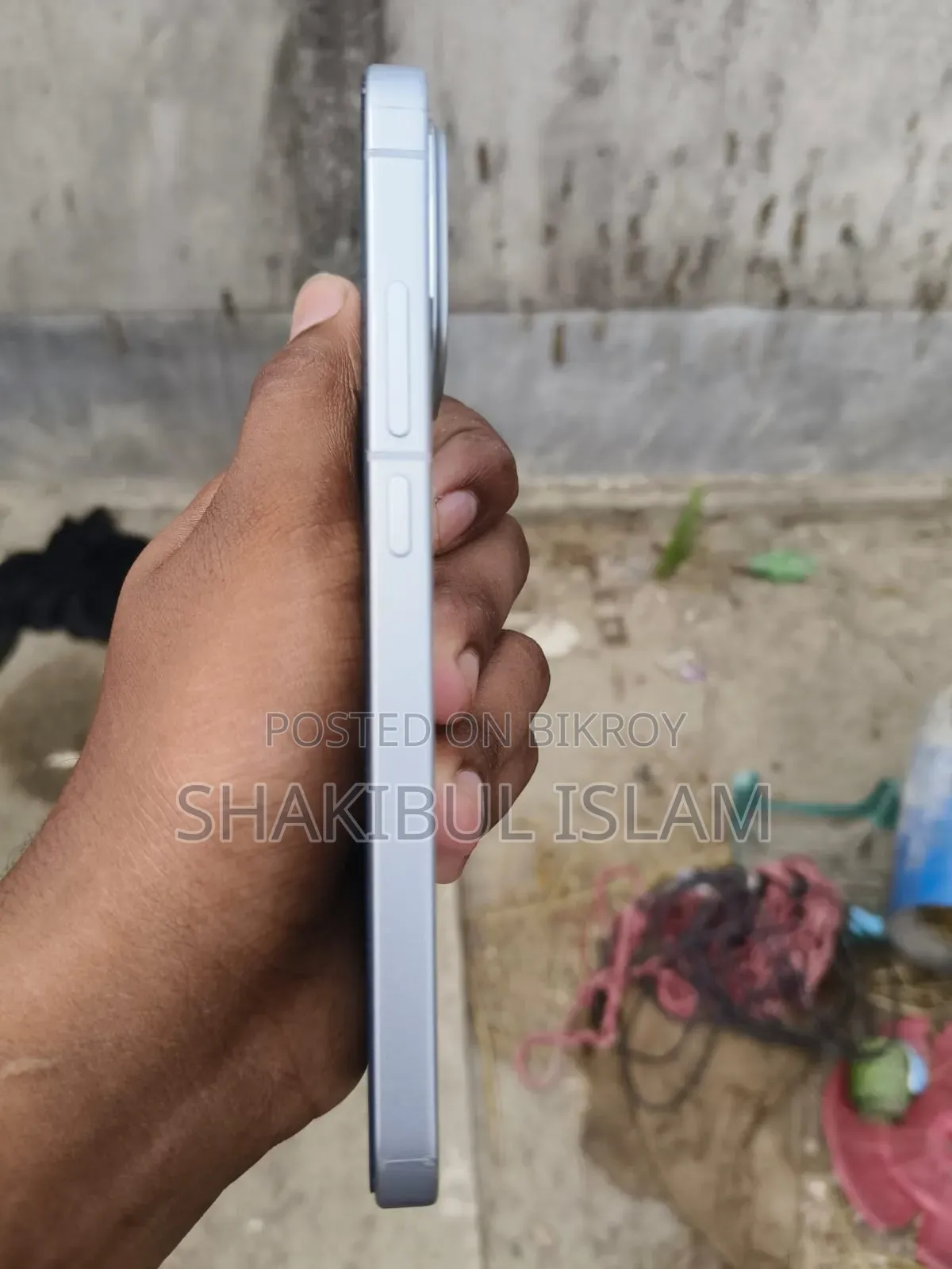 আইকিউওও (iQOO) ১১ ২৫৬ জিবি হোয়াইট