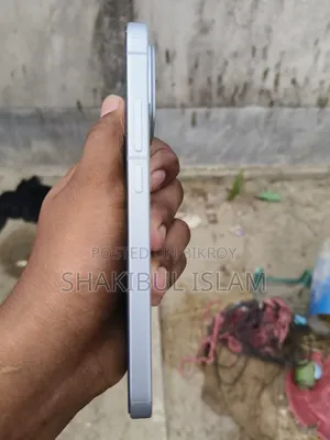 আইকিউওও (iQOO) ১১ ২৫৬ জিবি হোয়াইট