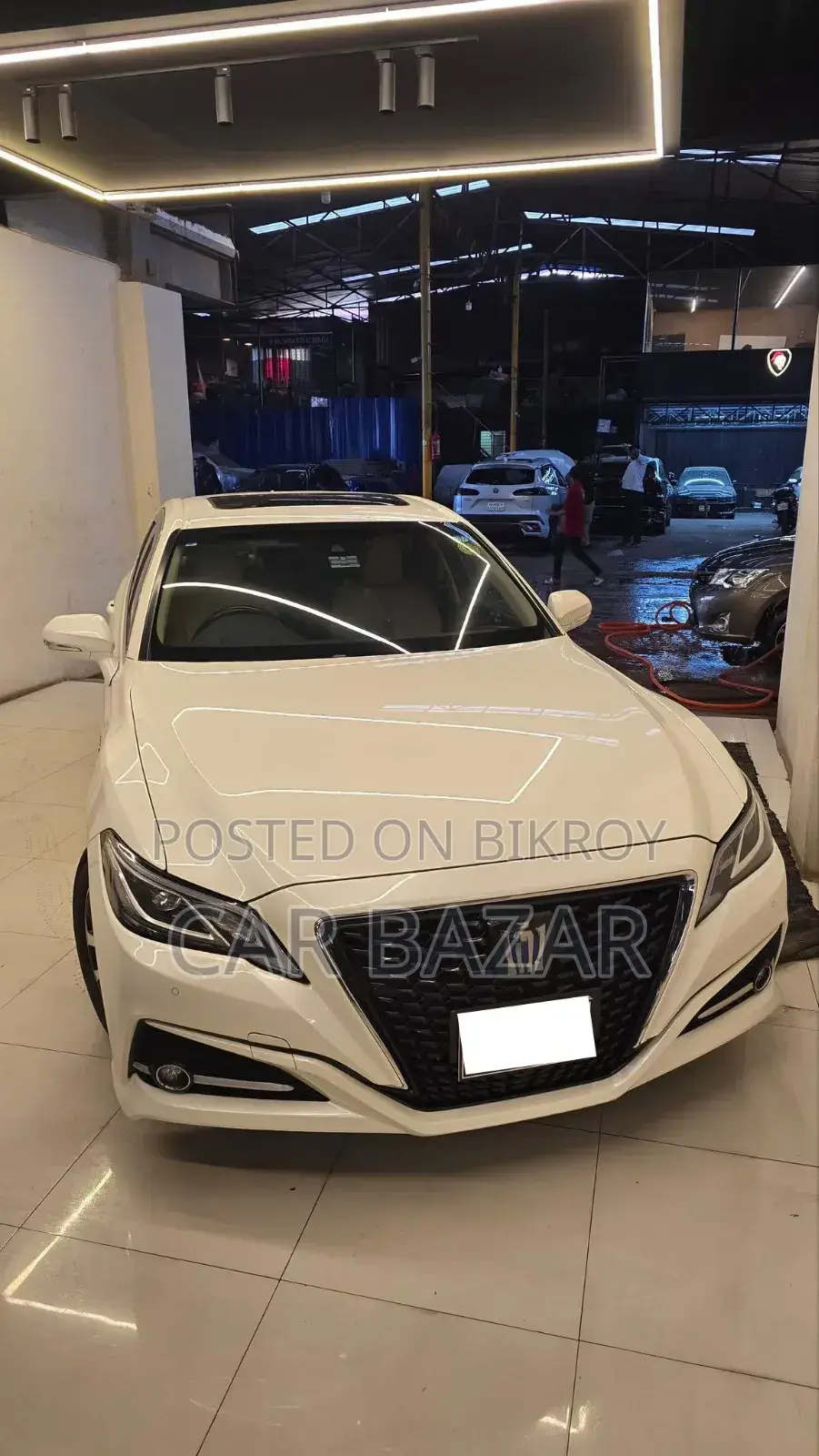 Toyota Crown 2019 Off White