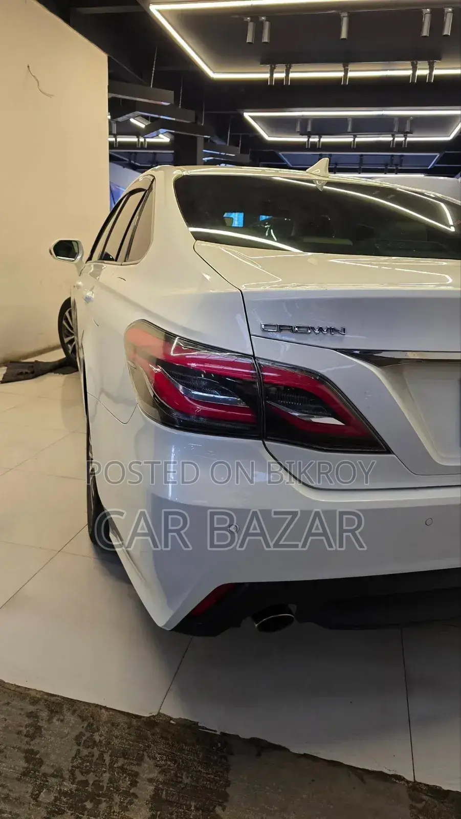 Toyota Crown 2019 Off White