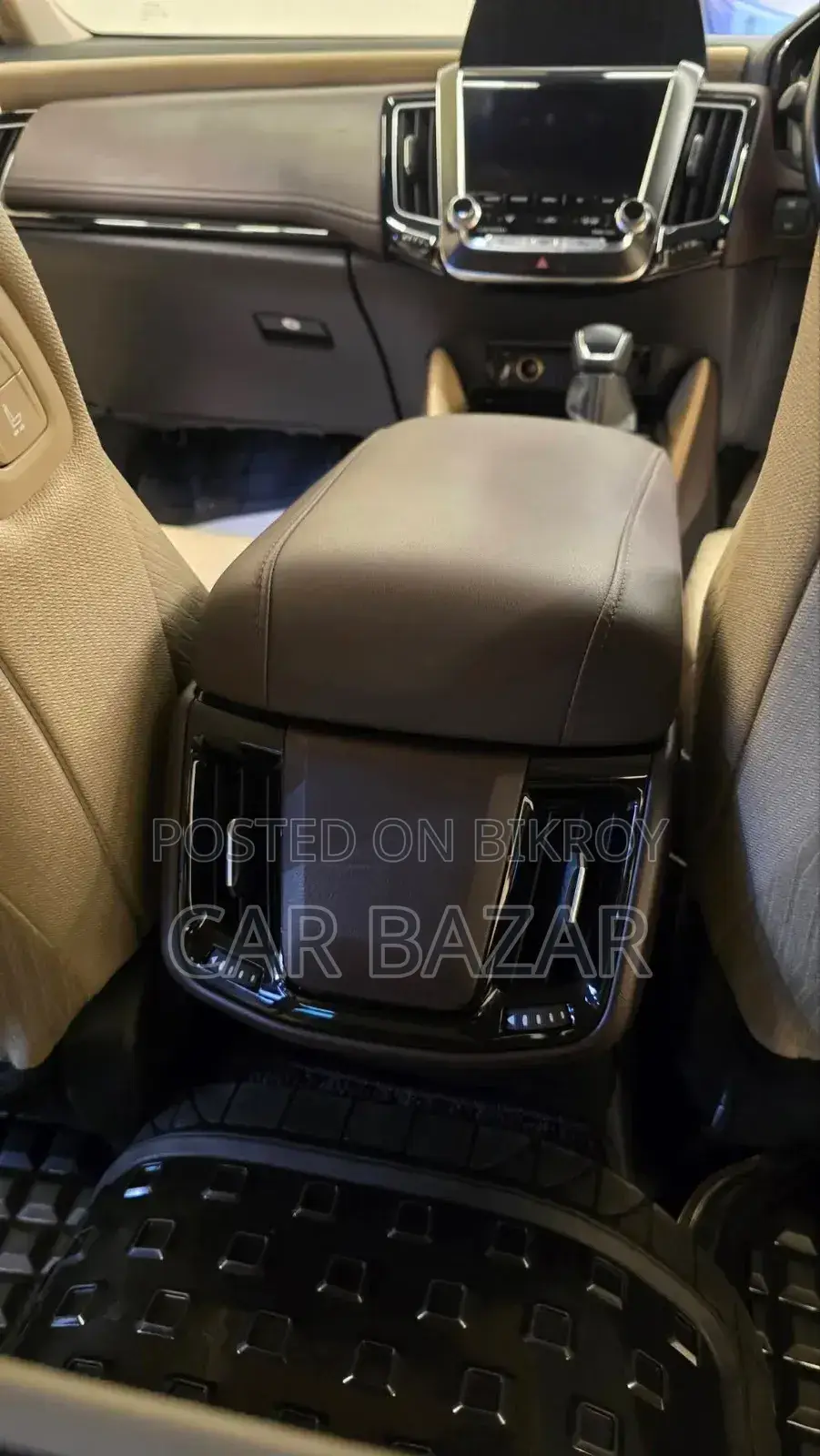 Toyota Crown 2019 Off White