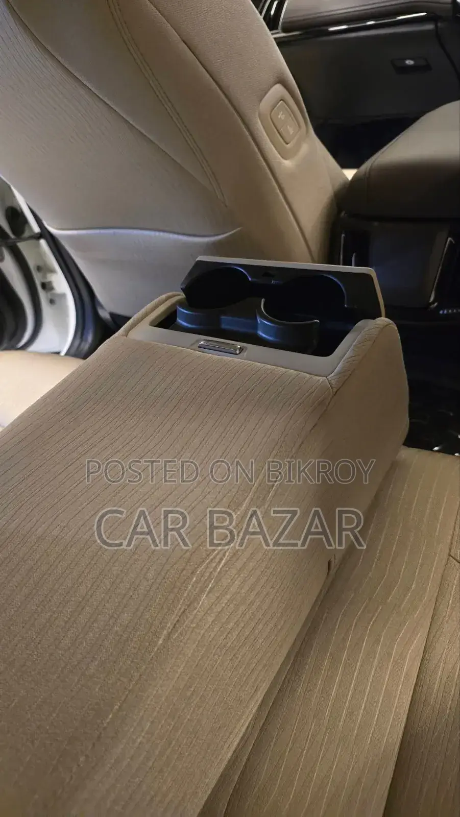 Toyota Crown 2019 Off White