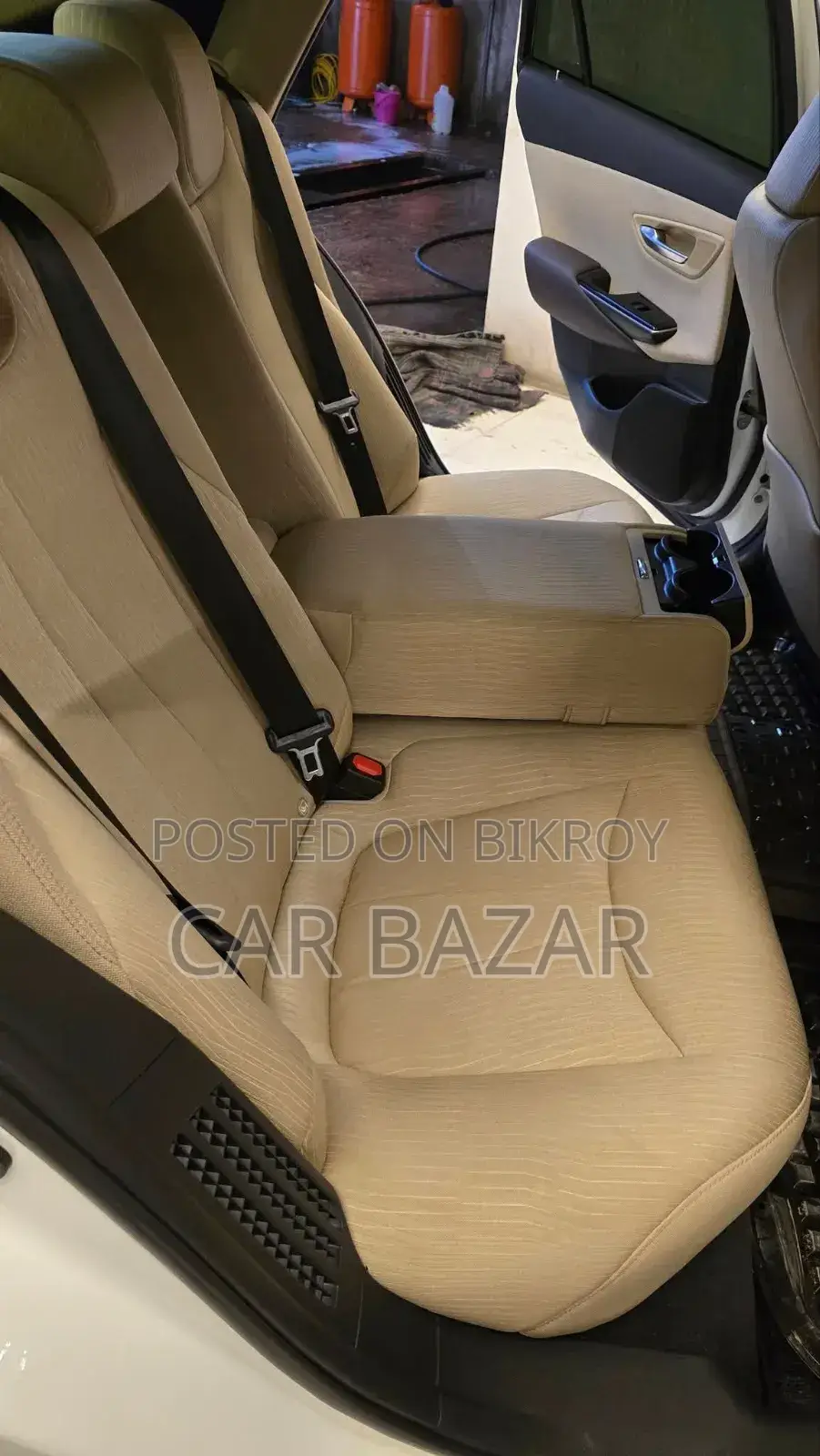 Toyota Crown 2019 Off White