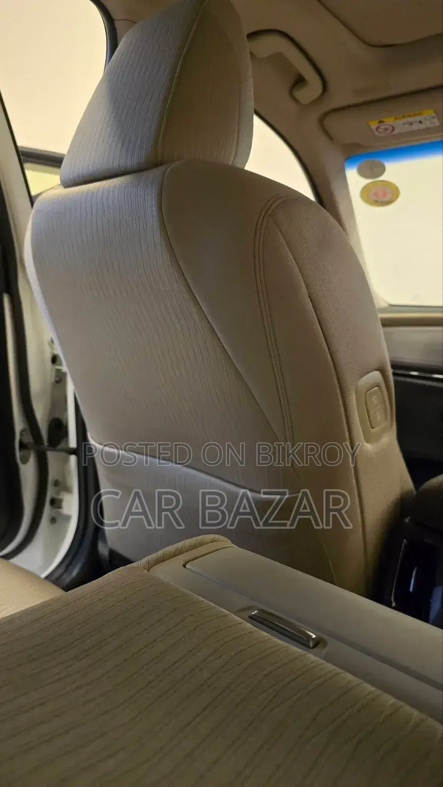 Toyota Crown 2019 Off White