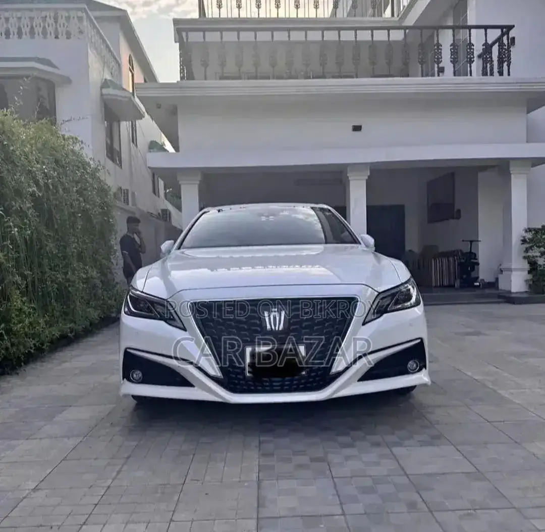 Toyota Crown 2019 White