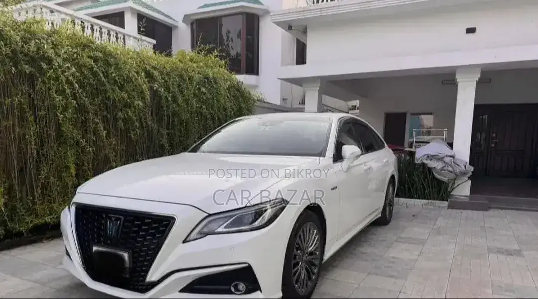 Toyota Crown 2019 White
