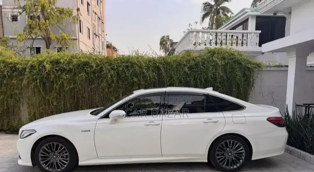 Toyota Crown 2019 White