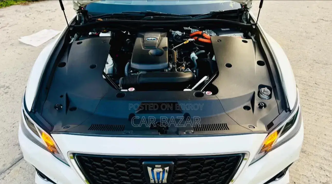 Toyota Crown 2019 White