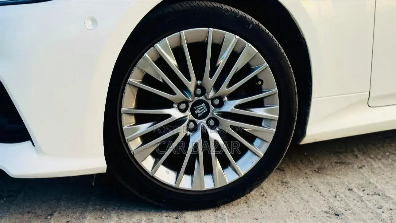 Toyota Crown 2019 White