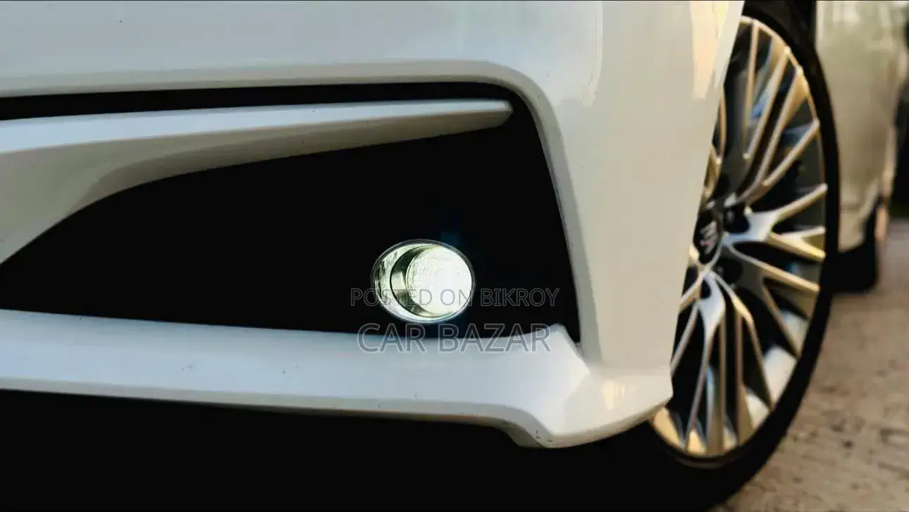 Toyota Crown 2019 White