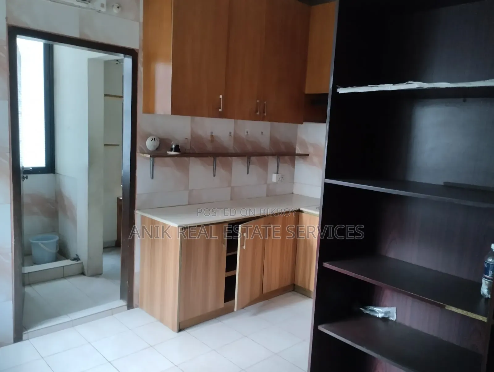 বনানীর অনিক রিয়েল এস্টেটে ৩ বেডরুমের অ্যাপার্টমেন্ট বিক্রির জন্য