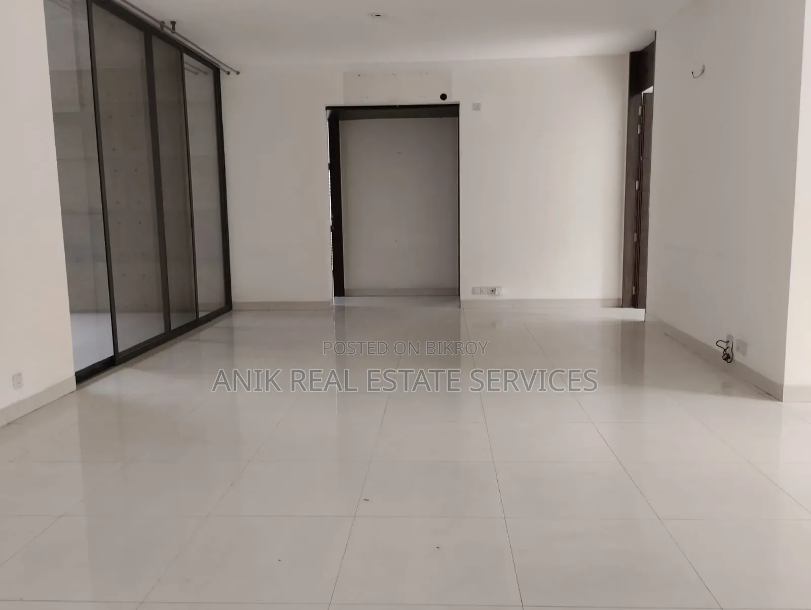 বনানীর অনিক রিয়েল এস্টেটে ৩ বেডরুমের অ্যাপার্টমেন্ট বিক্রির জন্য