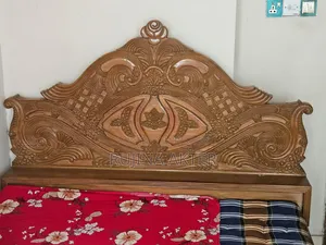 অরিজিনাল সেগুন কাঠের সেমি বক্স খাট (৫ ফুট × ৭ ফুট)