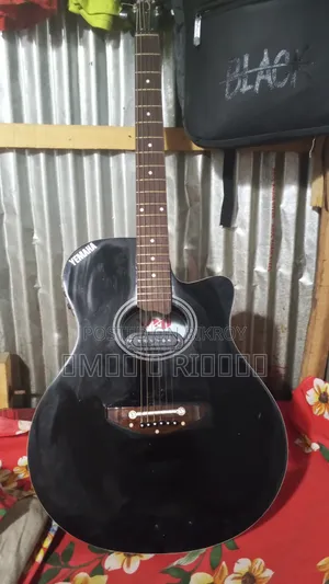 Guitar Yamaha
