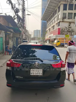 টয়টা করোলা ফিল্ডার ২০১৭ ব্ল্যাক