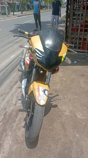 TVS Apache RTR 160 2V 2012 Yellow