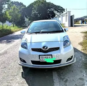 Toyota Vitz 2009 Pearl