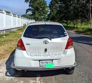 Toyota Vitz 2009 Pearl