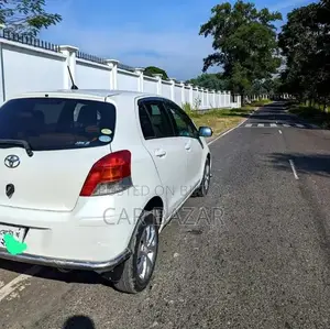 Toyota Vitz 2009 Pearl