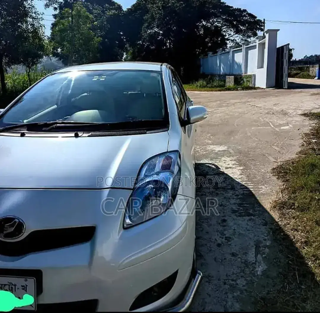 Toyota Vitz 2009 Pearl