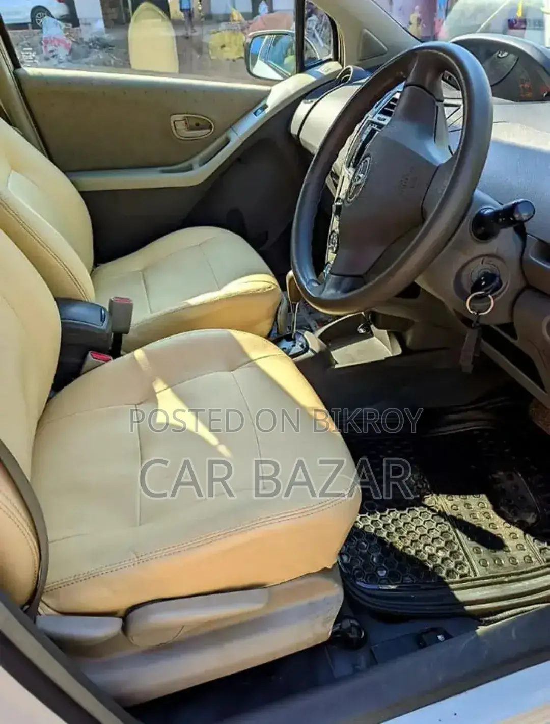 Toyota Vitz 2009 Pearl