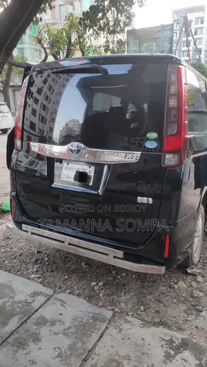 Toyota Voxy 2014 Black