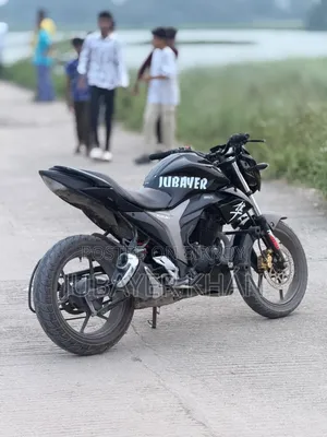 সুজুকি জিক্সার মনোটোন ২০২১ কালো