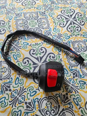 Yamaha FZS V2 Right Handle Switch/ Chapa (Stock) Original