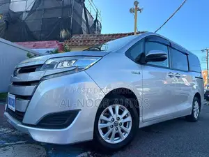 Toyota Noah 2021 Silver