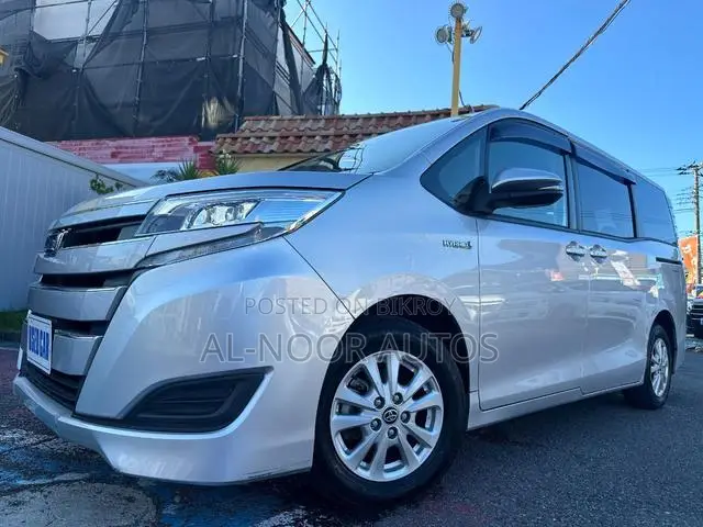 Toyota Noah 2021 Silver
