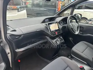Toyota Noah 2021 Silver