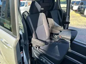Toyota Noah 2021 Silver