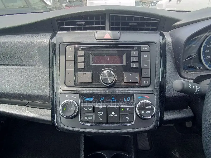 Toyota Axio 2021 Silver