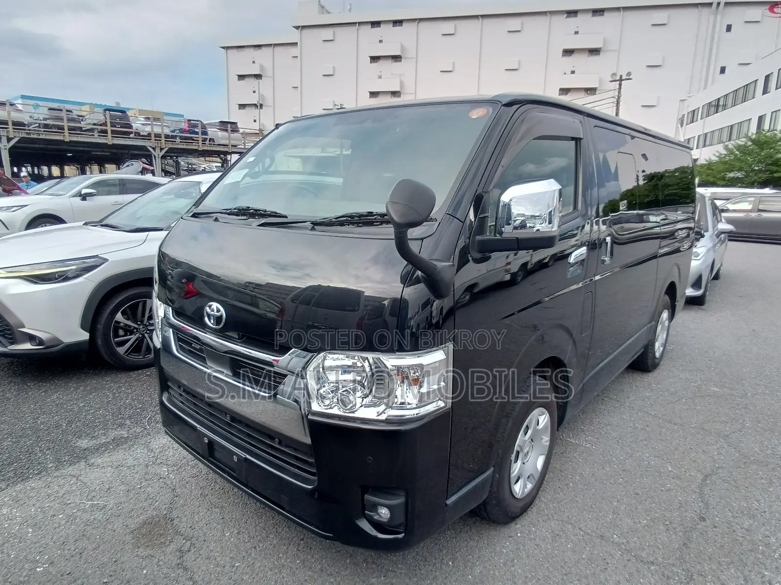 Toyota HiAce 2022 Black