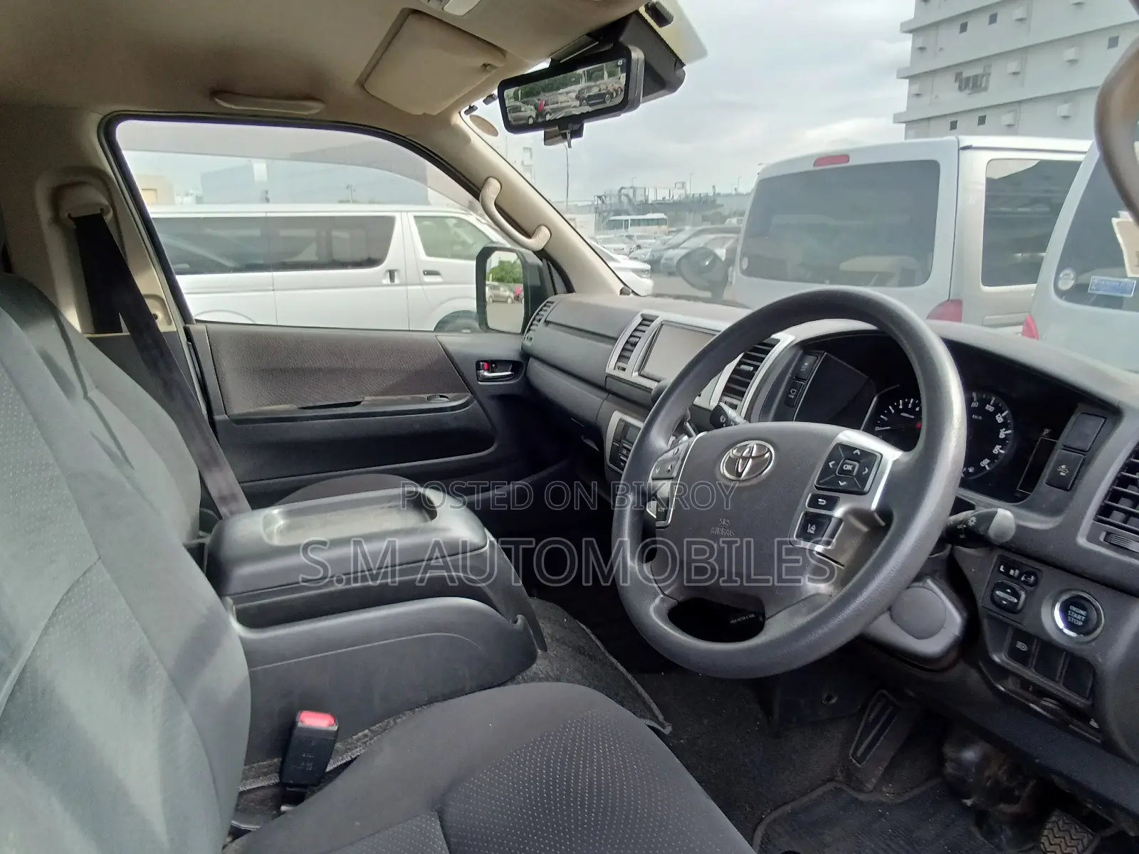 Toyota HiAce 2022 Black