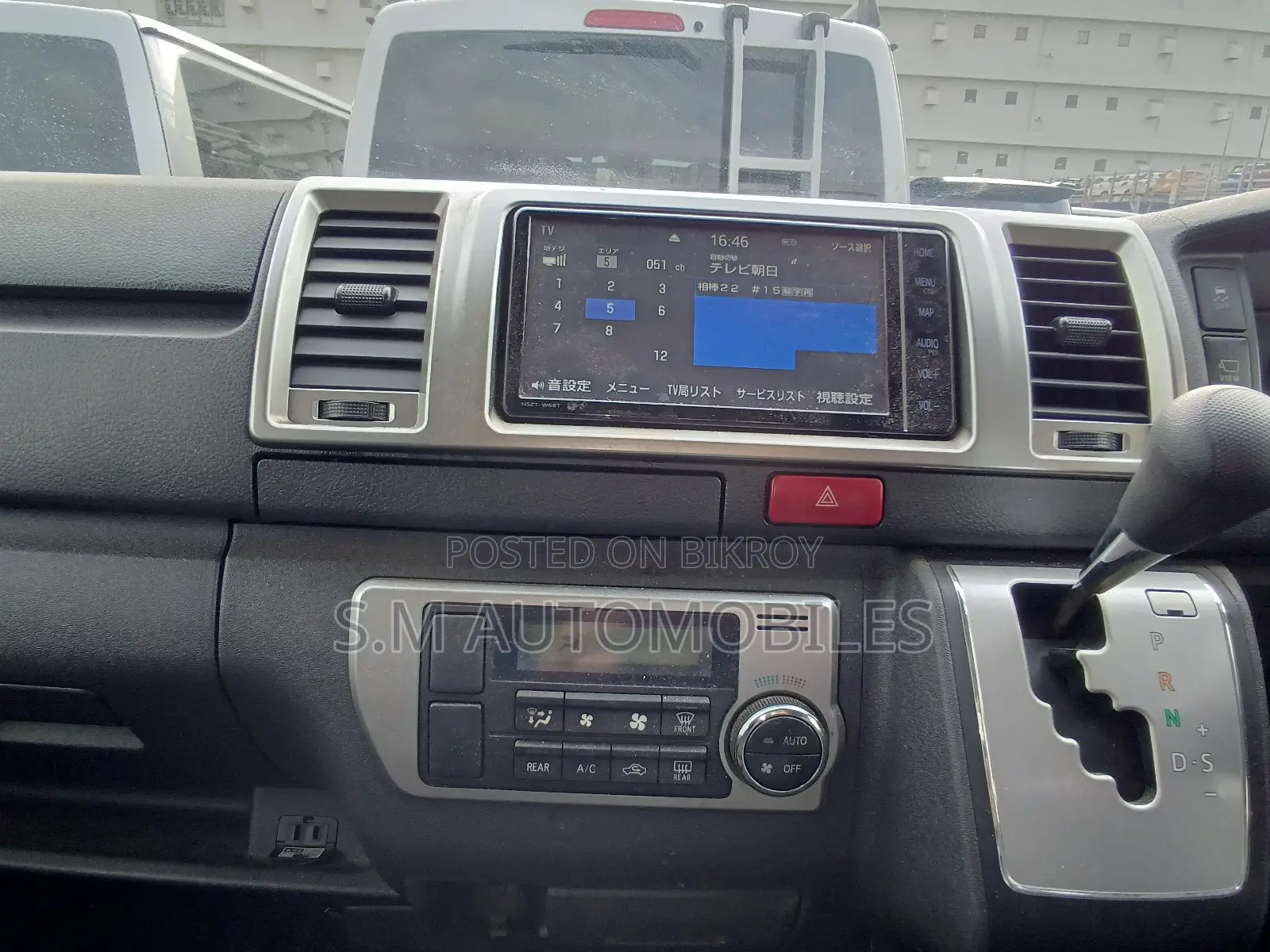 Toyota HiAce 2022 Black