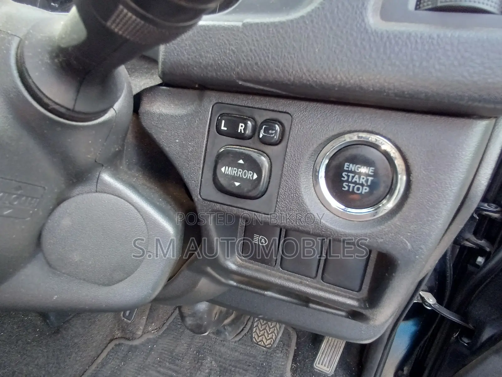 Toyota HiAce 2022 Black