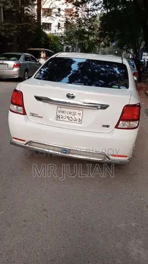 Toyota Axio 1.5 Hybrid 2WD 2013 White