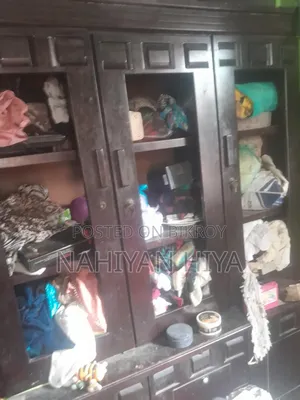 ওয়াল শো কেস ড্রেসিং টেবিল