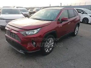 Toyota RAV4 2021 Red