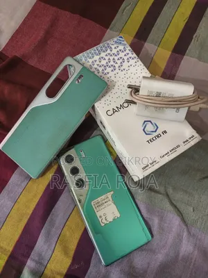 Tecno Camon 40 256 GB Blue