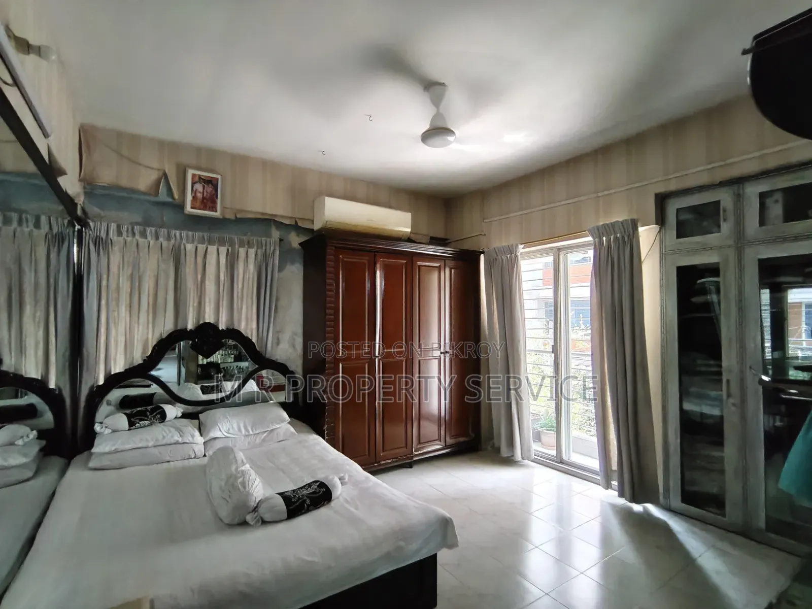 গুলশানে ৩ বেডরুমের অ্যাপার্টমেন্ট বিক্রয়ের জন্য