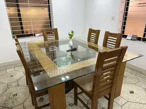 ডাইনিং/কনফারেন্স টেবিল