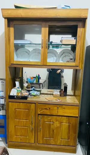 সেগুন কাঠের শোকেজ
