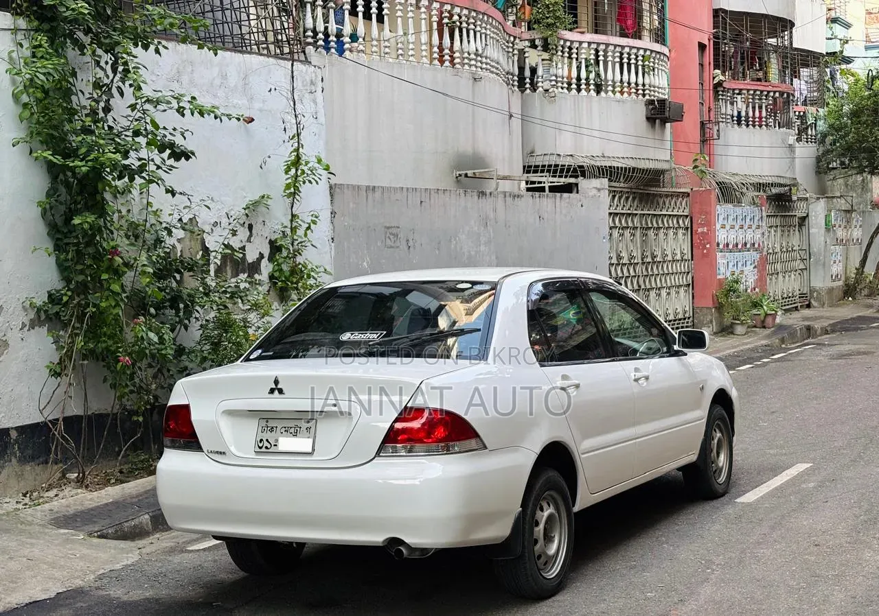 Mitsubishi Lancer 2005 White