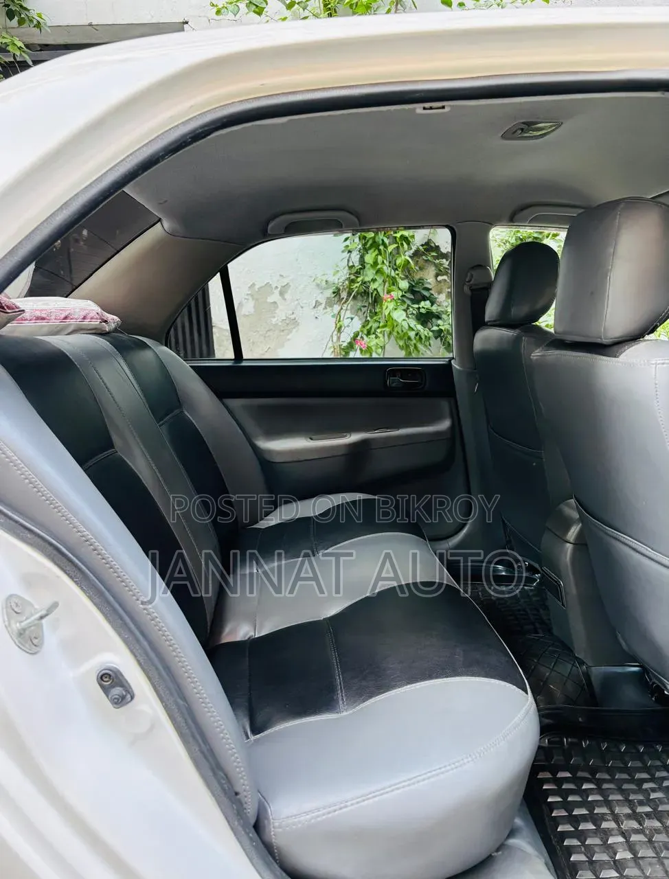 Mitsubishi Lancer 2005 White