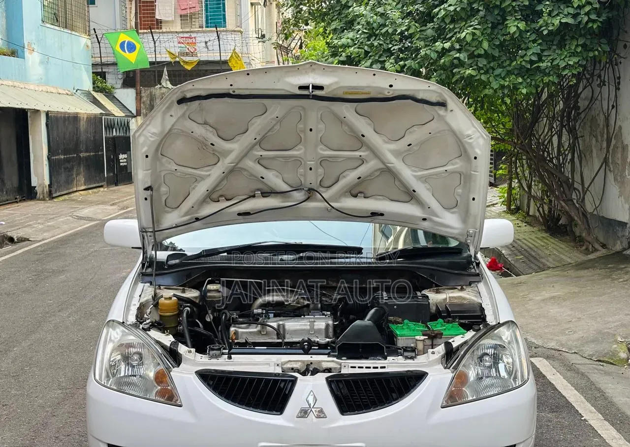 Mitsubishi Lancer 2005 White