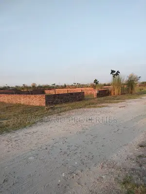 South-facing 5-katha plot for sale in M-Block, urgent