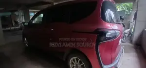 Toyota Sienta 2015 Red